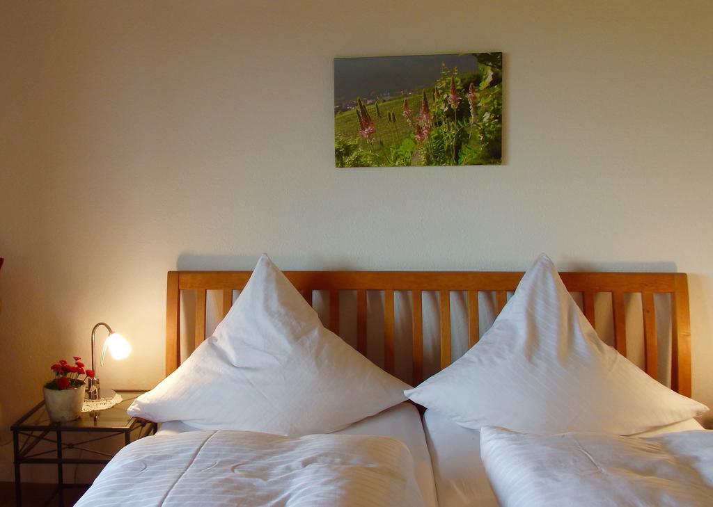 Gastehaus Weingut Arns Bed and Breakfast Reil Δωμάτιο φωτογραφία